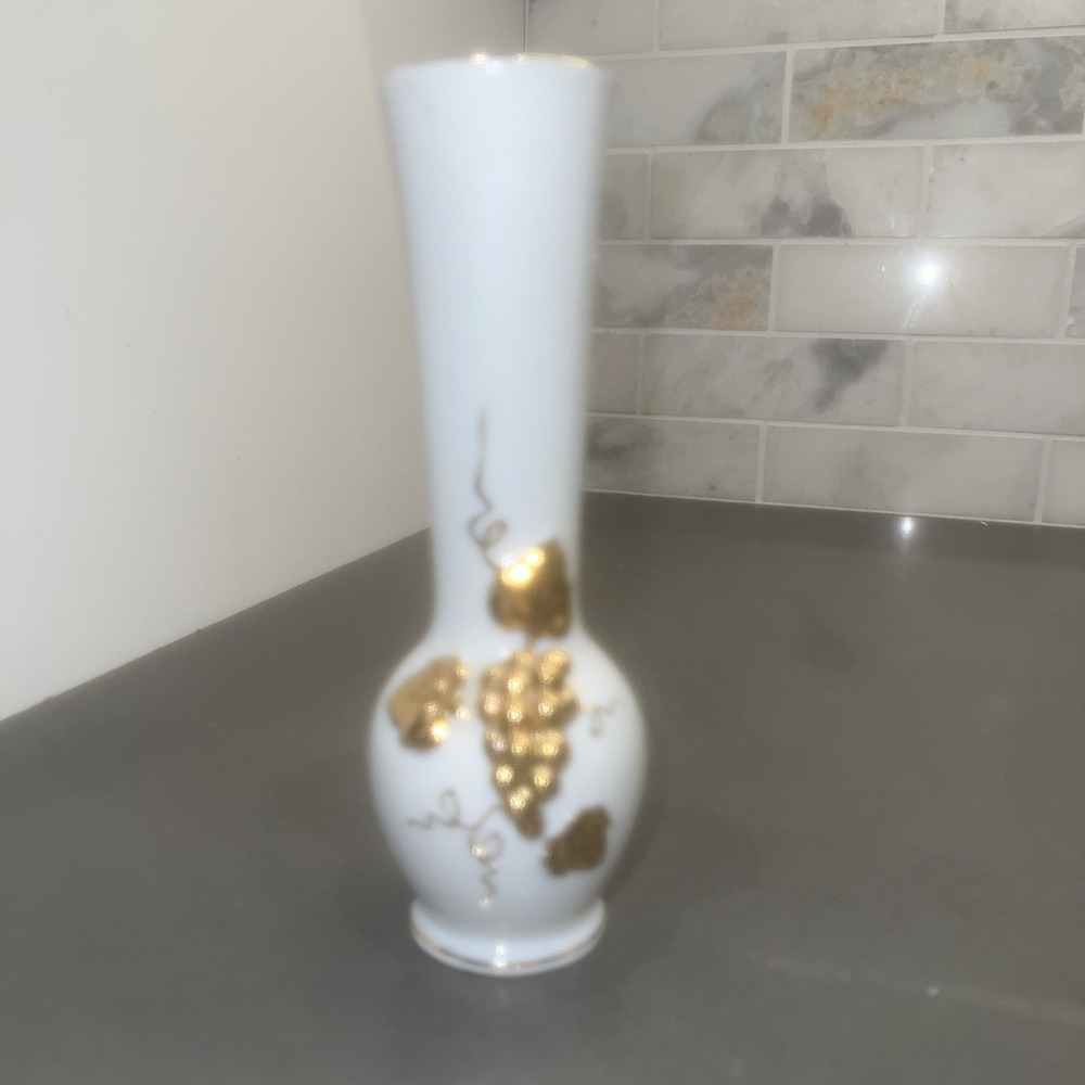 White Porcelain & Gold Vase by I. W. Rice "Irice" & Co. Inc Made in Japan 6-3/8"